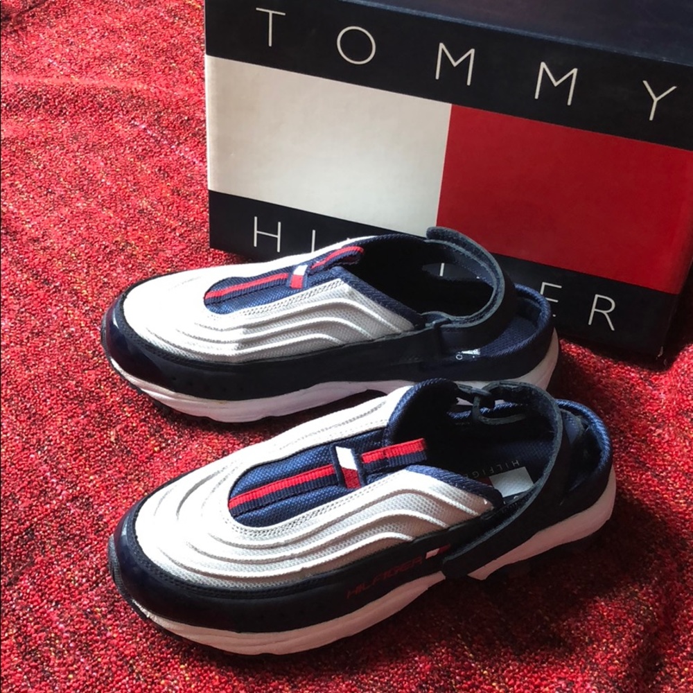 Vintage 90s Tommy sneakers